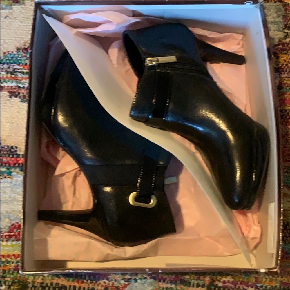 Black bootie